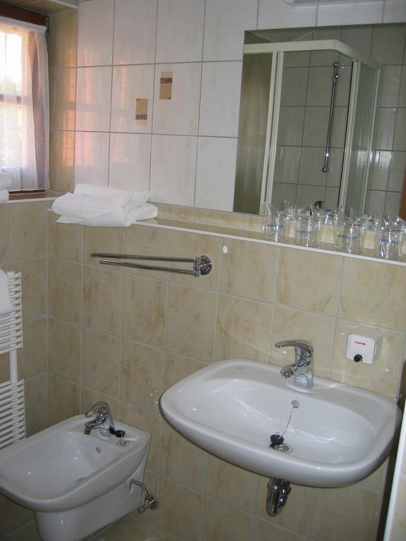 Apartament Turisticna Kmetija Cebelji Gradic Rogašovci Pokój zdjęcie