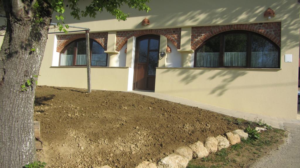 Apartament Turisticna Kmetija Cebelji Gradic Rogašovci Zewnętrze zdjęcie