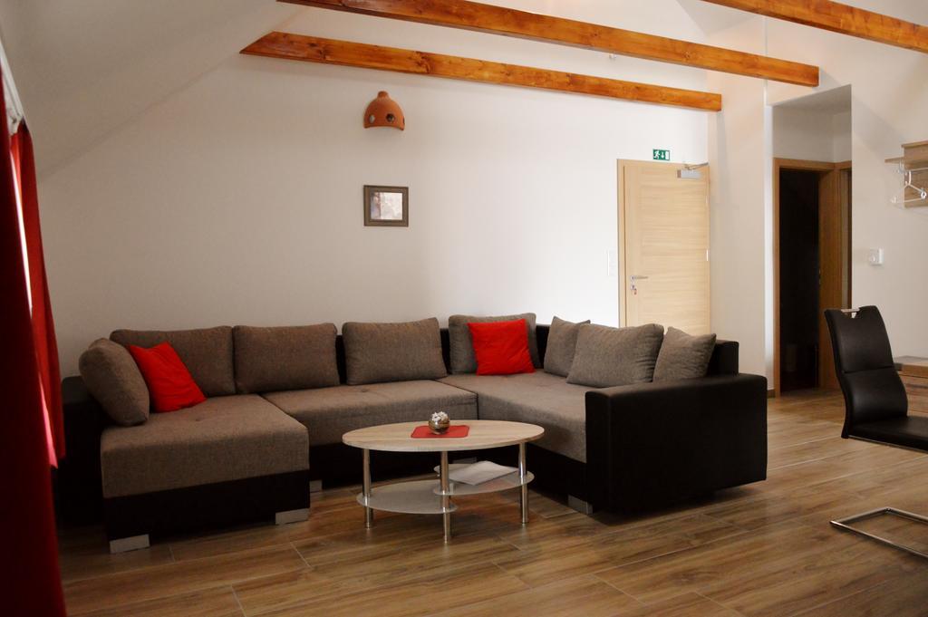 Apartament Turisticna Kmetija Cebelji Gradic Rogašovci Zewnętrze zdjęcie