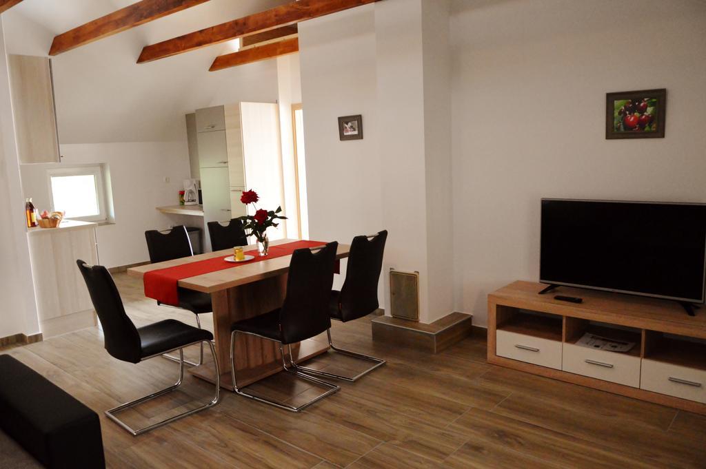 Apartament Turisticna Kmetija Cebelji Gradic Rogašovci Zewnętrze zdjęcie
