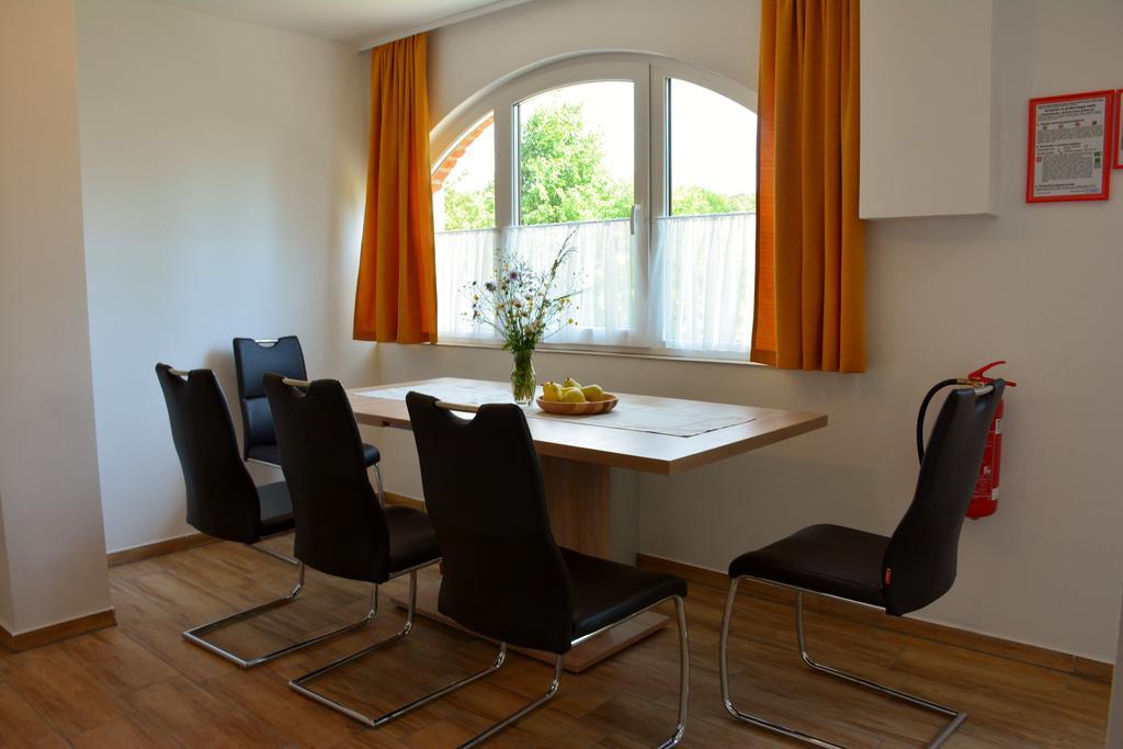 Apartament Turisticna Kmetija Cebelji Gradic Rogašovci Pokój zdjęcie