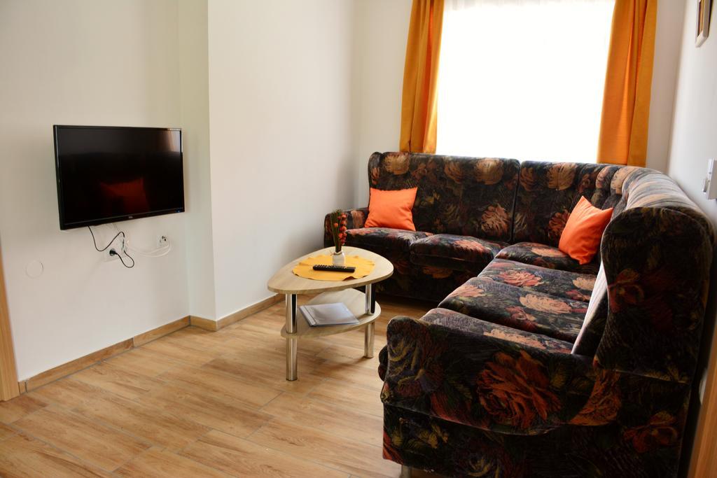 Apartament Turisticna Kmetija Cebelji Gradic Rogašovci Zewnętrze zdjęcie